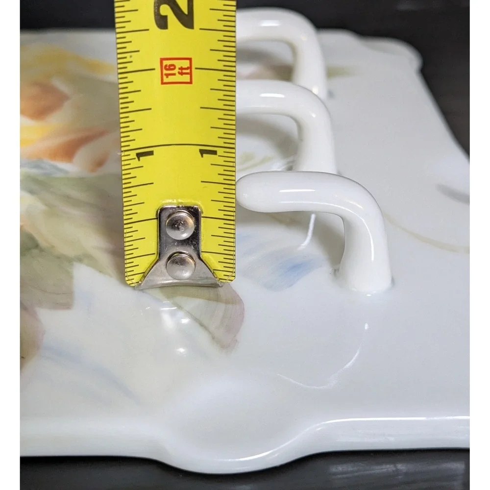 Ceramic Wall Hanging For Keys, Tea Towels, or Decorative Items Yellow Roses‎